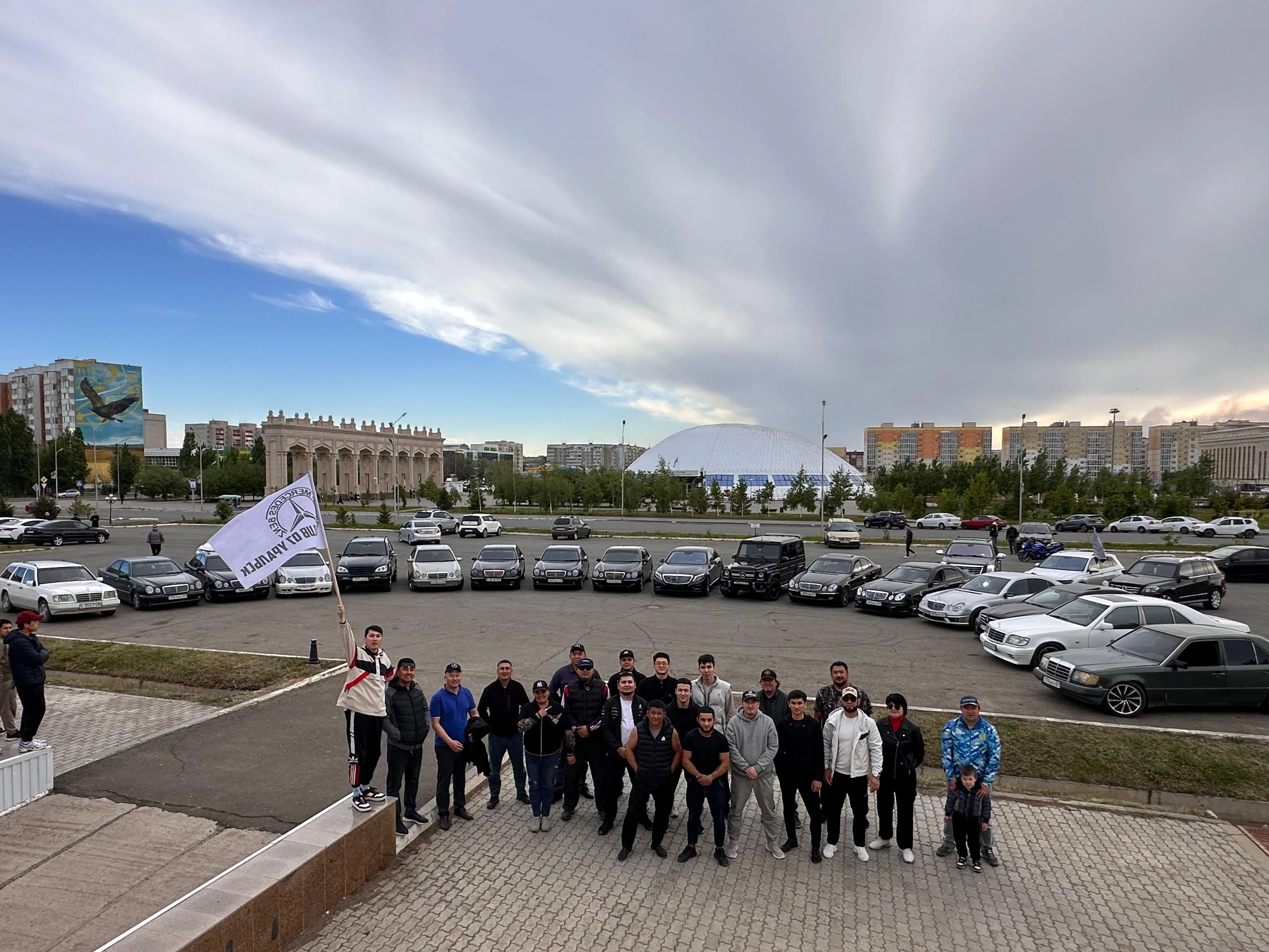 Mercedes Club Уральск: где каждая машина – легенда, а каждый участник – друг